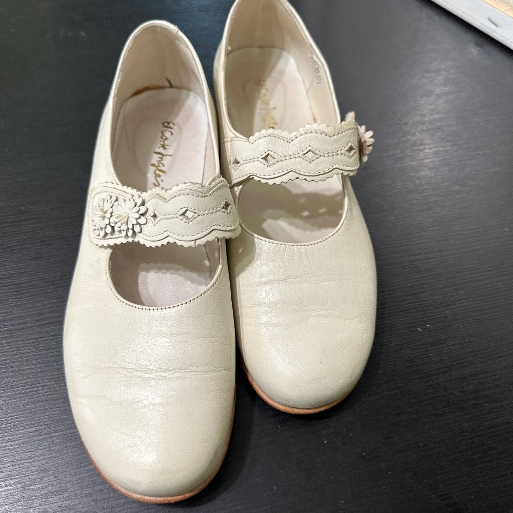 Spanish flat shoes - ivory colour